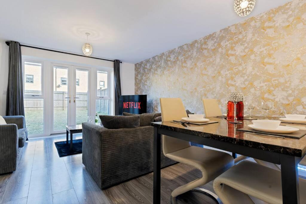 Luxury Birmingham City Centre Townhouse With Free Parking - Sleeps 4 - Perfect For Contractors, Business Travellers, Families And Other Groups - Near Bullring, Newstreet, Selfridges, Nec, Nia & Birmingham Airport Exterior foto